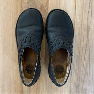 UGG smoky gray flats